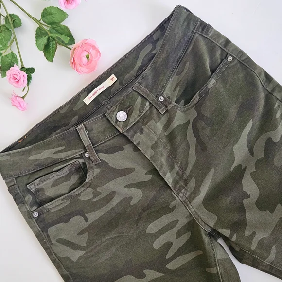 Levi's Camouflage Ankle Skinny Jeans - Picture 2 of 11